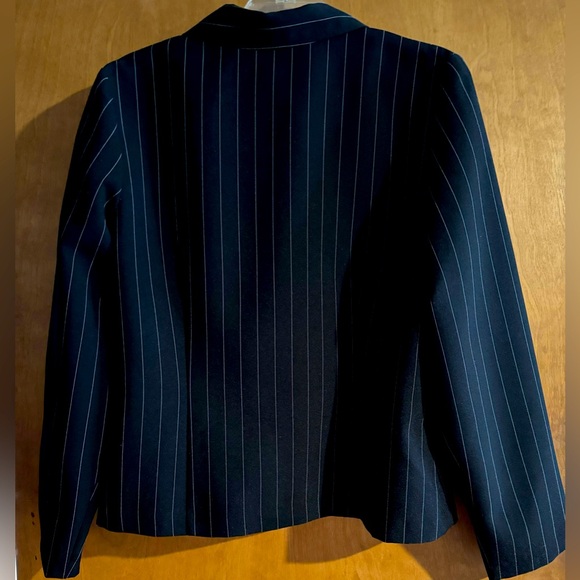 ❤️AB Studio Byer California❤️ Women’s zip up Blazer/ Blouse🌹size L.❤️ - Picture 4 of 8